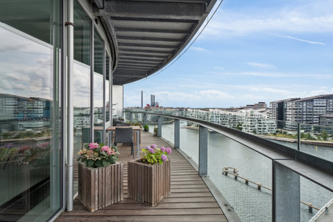 Københavns måske bedste udsigt – eksklusiv Gemini-lejlighed på Islands Brygge med p-plads